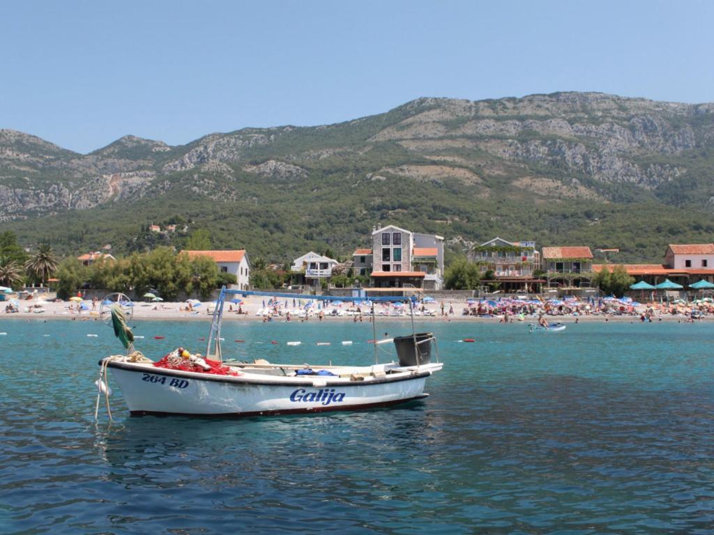 Apartments Galija Petrovac Exterior foto